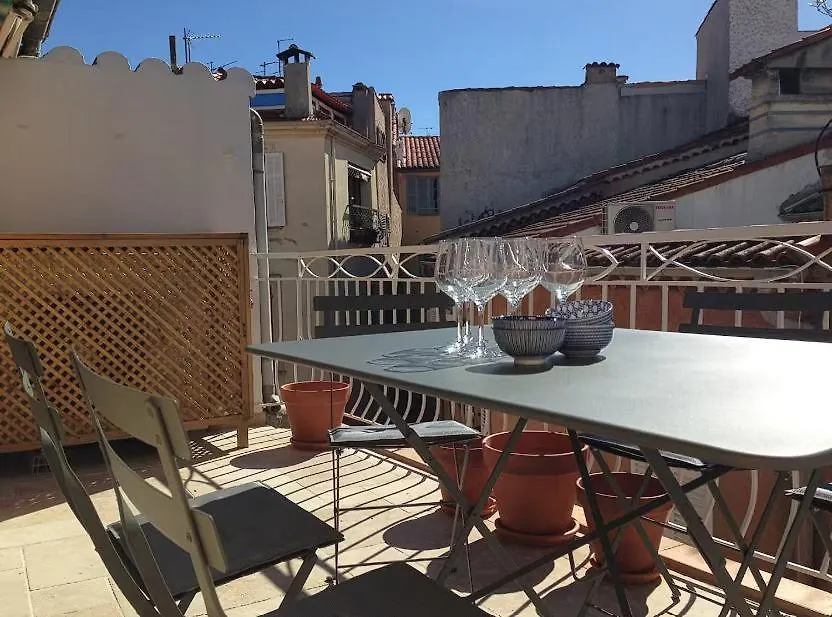 Located In Historical Part Of Antibes ! Lejlighed 0*,