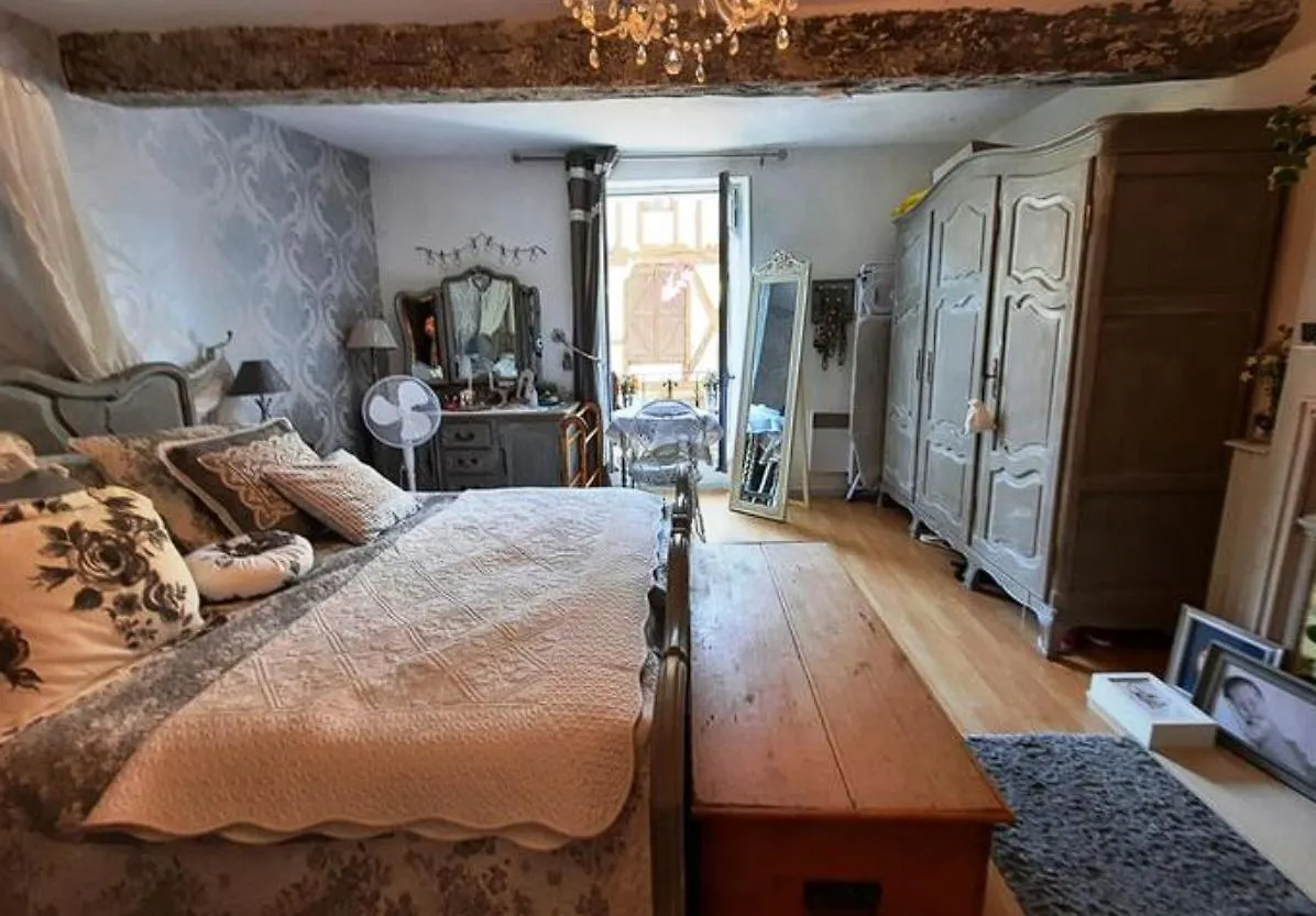 Located In Historical Part Of Antibes ! Apartment Homestay